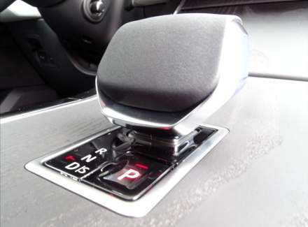 Land Rover - Range Rover Velar