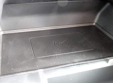 Land Rover - Range Rover Velar