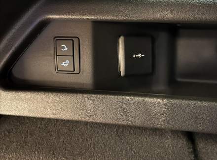 Land Rover - Discovery Sport