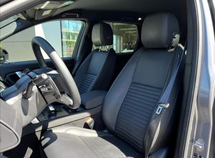 Land Rover - Discovery Sport