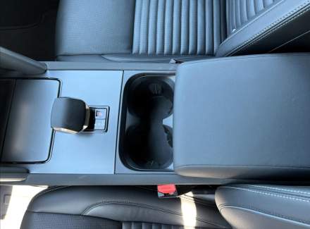 Land Rover - Discovery Sport