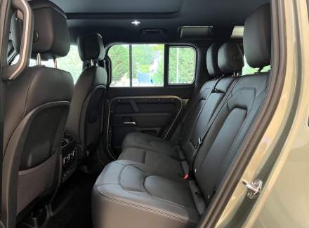 Land Rover - Defender