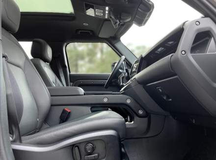 Land Rover - Defender