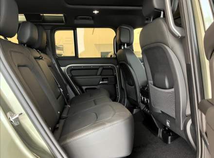 Land Rover - Defender