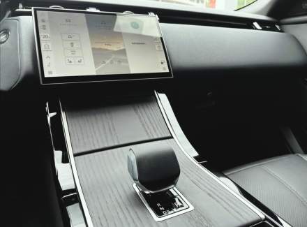 Land Rover - Range Rover Velar