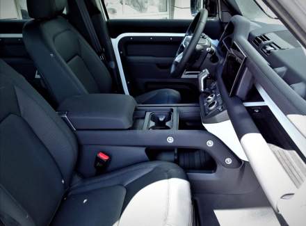 Land Rover - Defender