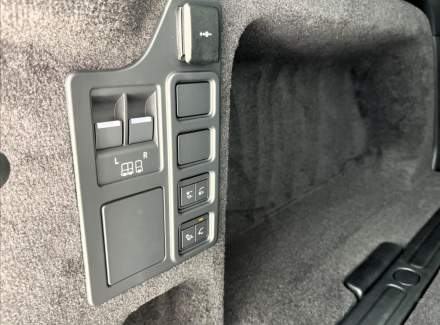 Land Rover - Discovery