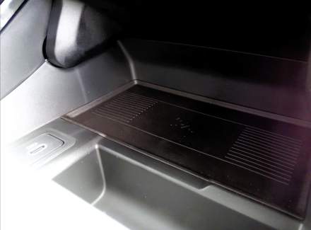 Land Rover - Range Rover Velar