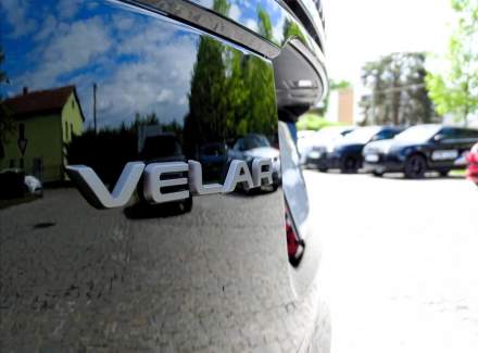 Land Rover - Range Rover Velar