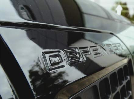 Land Rover - Defender