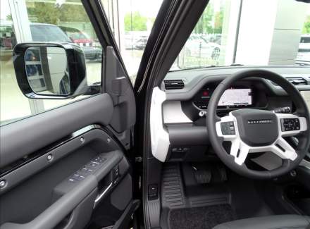 Land Rover - Defender