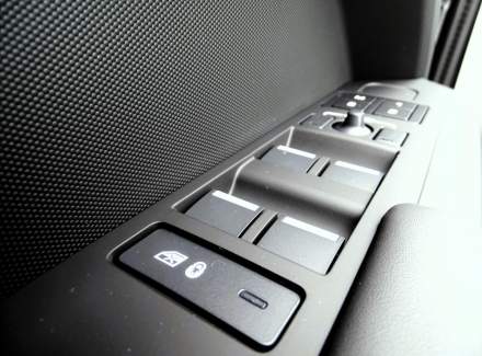 Land Rover - Defender