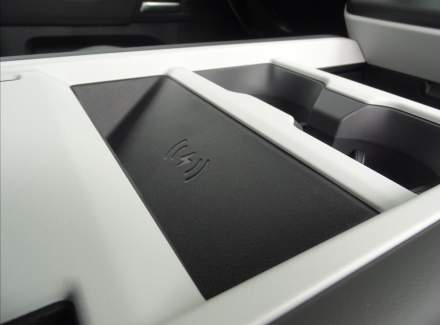 Land Rover - Defender