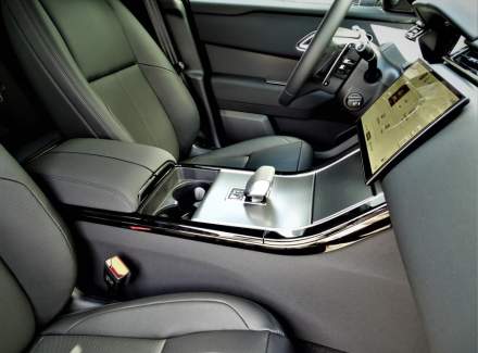 Land Rover - Range Rover Velar