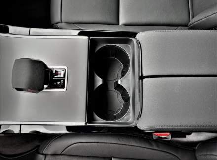 Land Rover - Range Rover Velar