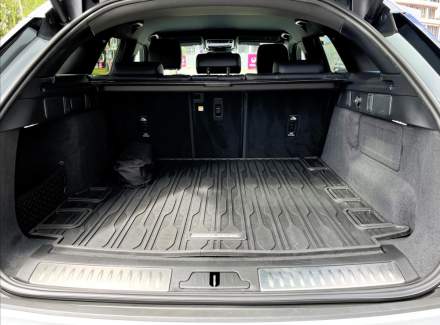 Land Rover - Range Rover Velar