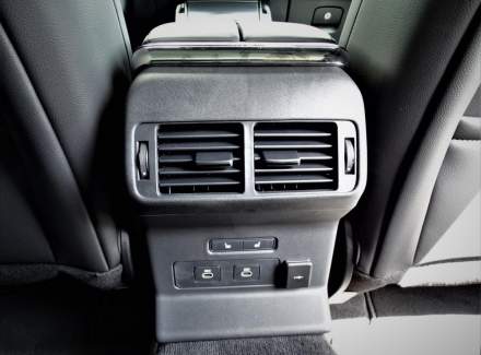 Land Rover - Range Rover Velar