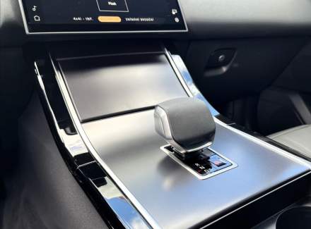 Land Rover - Range Rover Velar