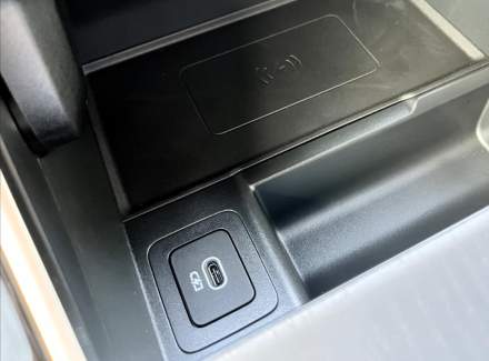 Land Rover - Range Rover Velar