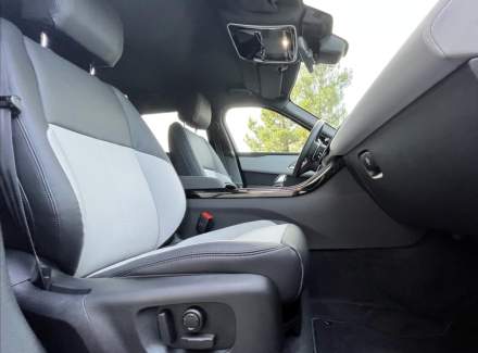 Land Rover - Range Rover Velar