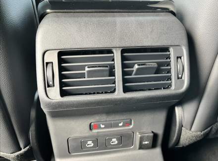 Land Rover - Range Rover Velar