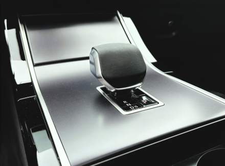 Land Rover - Range Rover Velar