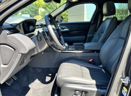 Land Rover - Range Rover Velar