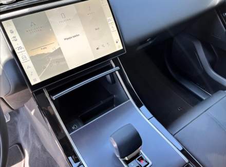 Land Rover - Range Rover Velar