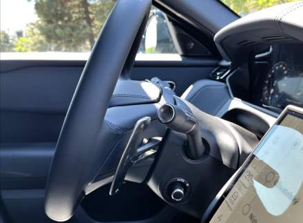 Land Rover - Range Rover Velar