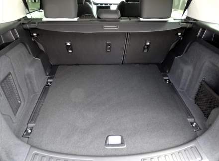 Land Rover - Discovery Sport