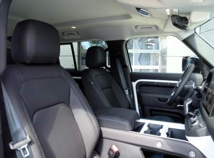 Land Rover - Defender