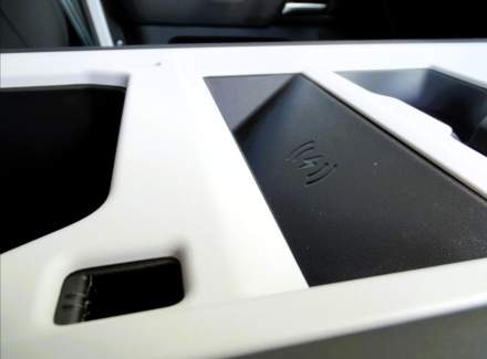 Land Rover - Defender