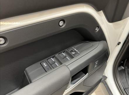 Land Rover - Defender