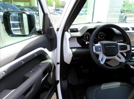 Land Rover - Defender