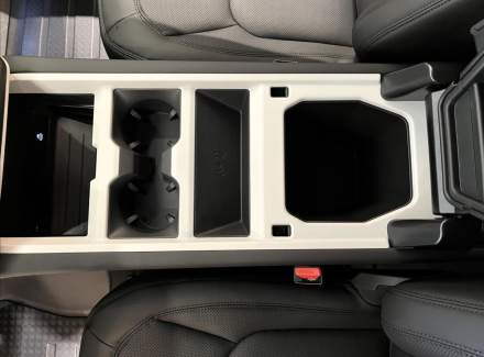 Land Rover - Defender