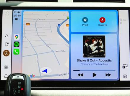 Land Rover - Defender