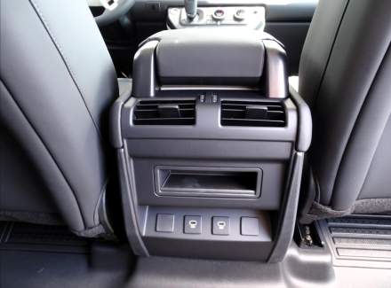 Land Rover - Defender