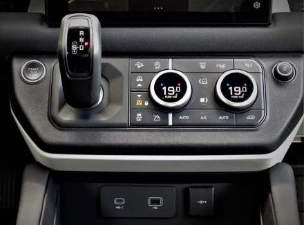 Land Rover - Defender