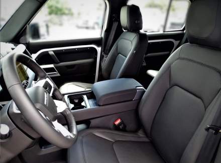 Land Rover - Defender