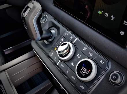 Land Rover - Defender