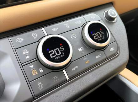 Land Rover - Defender