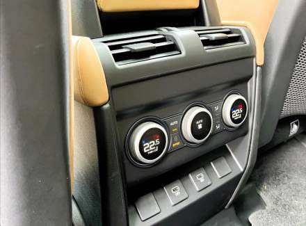 Land Rover - Defender