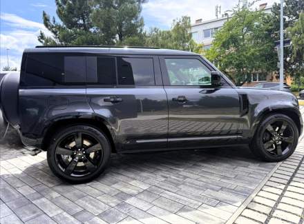 Land Rover - Defender