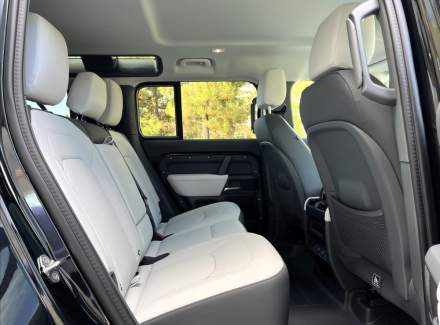 Land Rover - Defender