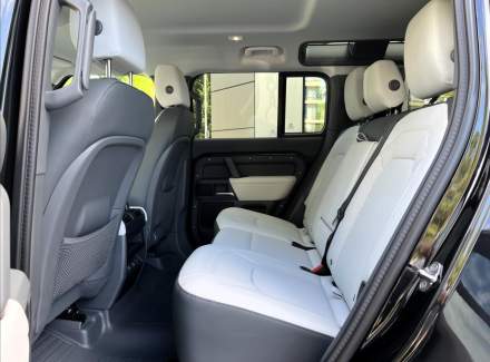 Land Rover - Defender