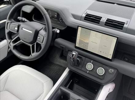 Land Rover - Defender