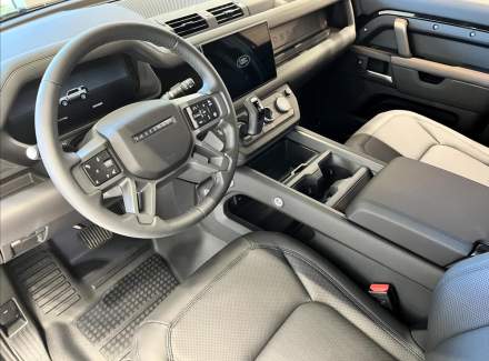 Land Rover - Defender
