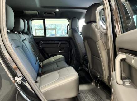 Land Rover - Defender