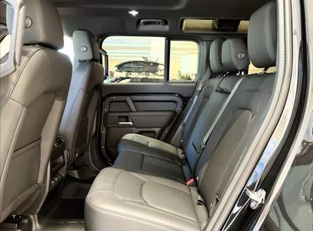 Land Rover - Defender