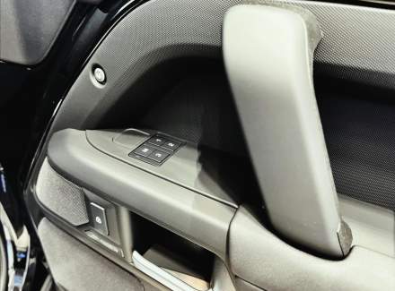 Land Rover - Defender